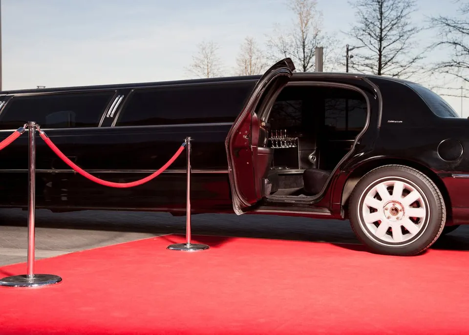 renting a limo for prom